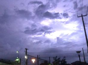 【速報】激しい雨を降らせる雨雲、埼玉南部に接近中　ゲリラ豪雨の可能性　全域すでに雷注意報が発令中　南西部方面へ雲が移動中　進路がそのままの場合、さいたま市や川越市にも雨雲到達か