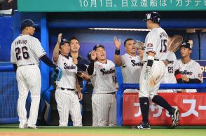 ヤクルト　青木引退表明の日に一丸巨人討ち！村上が魂の特大26号V弾、先発野手全員安打、山野快投2勝目