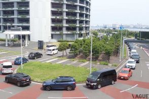 頼みの綱の“P5”まで満車!? ネットでは「飛行機に乗り遅れちゃう！」と悲痛な声も……羽田空港駐車場の「大混雑」はなぜ続く？ どうして今年は激化した？