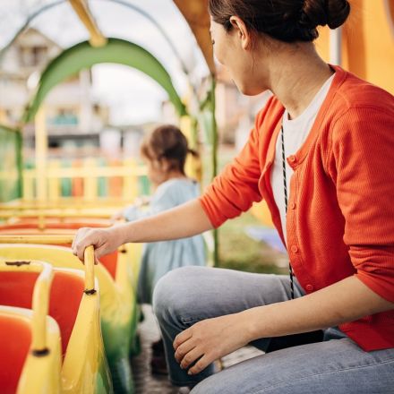 ディズニーランドに群がるヤバい人たち！その背景にある「チケット代の高騰」「年間パスポート廃止」というディズニーガチ勢のための課金システム