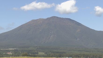 黒姫山で遭難　下山中の千葉県の45歳女性が道に迷い行動不能　ビバーク後、捜索隊が発見・救助　登山道から30～40ｍ外れた山中