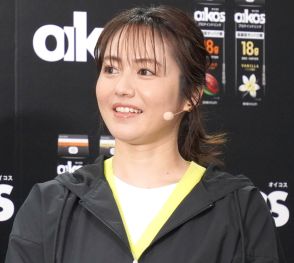 磯山さやか、透明感あふれる赤ビキニに称賛の声「いつまでも変わらず可愛らしい」「すごく綺麗!!」