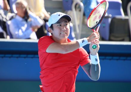 西岡良仁 完勝で日本先勝！ ストレート勝ちで第2試合の錦織圭にバトン＜国別対抗戦デビス杯＞