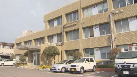 女子更衣室に小型カメラを設置し盗撮の疑い 垂水市の団体職員(37) 逮捕