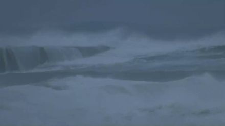 台風13号　奄美地方が暴風域に　鹿児島