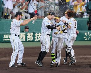 【阪神】ヒットもボークもあったけど…サヨナラでゲラ来日初勝利「少年の心のようにはしゃげた」