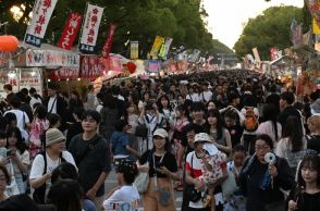 37度近い猛暑の中、筥崎宮の「放生会」にぎわう　博多三大祭り