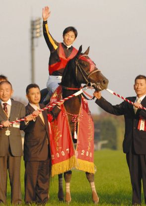 ダートG1級レース9勝のヴァーミリアン死ぬ、22歳　通算成績は34戦15勝【競馬】