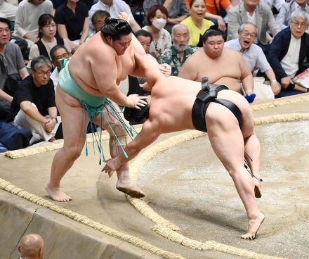 【相撲編集部が選ぶ秋場所７日目の一番】琴櫻、前半戦で痛すぎる２敗目。全勝の大の里と２差で自力V消える