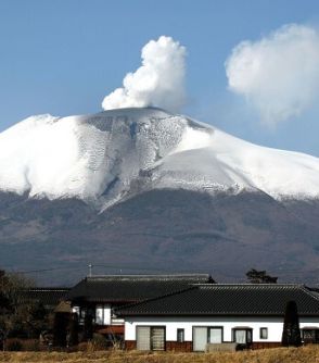 真っ赤に焼けた火石が直撃し、即死…浅間山が「大噴火」したときに起きた「おぞましい出来事」