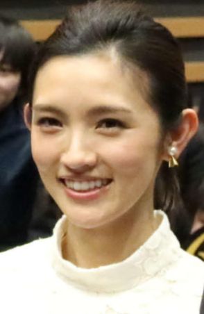 星野真里、TBS高野貴裕氏との長女が難病「先天性ミオパチー」　車いすに乗った娘と家族写真