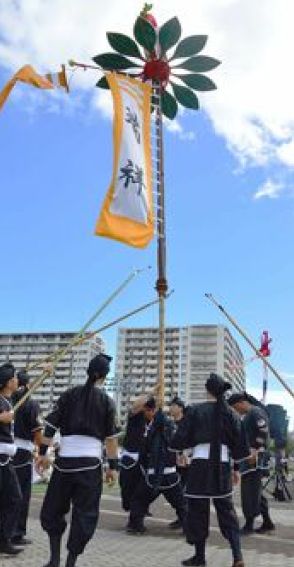 沖縄そばやタコライスなどの屋台も　那覇の青年団が旗頭披露　川崎市でオリオン祭あす9月16日まで