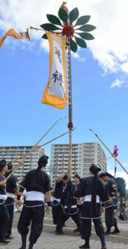 沖縄そばやタコライスなどの屋台も　那覇の青年団が旗頭披露　川崎市でオリオン祭あす9月16日まで