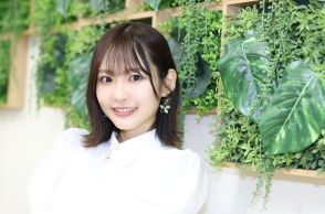 ＜八伏紗世＞話題の“10頭身”美女が「ヤングアニマル」登場　水着でバトミントン　スポーティーなコーデにテンション上がる？