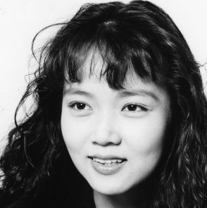 伊丹映画で体当たり演技…59歳女優の近影に反響続々「少女っぽさと妖艶な美しさあった」「不思議な存在感」