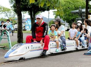 「北陸新幹線」速い！　富山県小矢部市でミニＳＬフェスタ