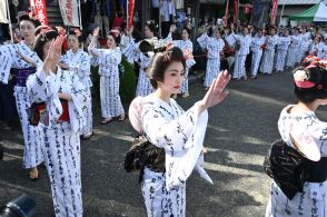 22種の日本髪披露　「島田髷まつり」開催　手踊りあでやかに