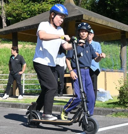 電動スケーター、安全運転を　三重県警が自治体職員らに研修会