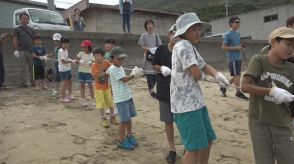 子どもたちが地引き網漁を体験　力を合わせて網を引き上げ　香川・小豆島町