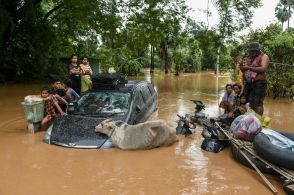 ミャンマー洪水、死者113人に ボランティア支援活発化