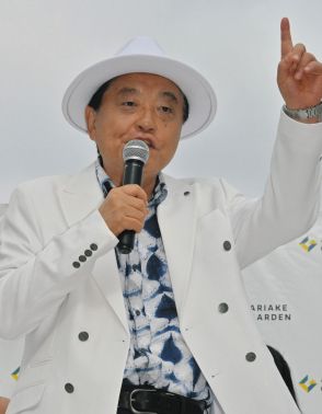 『何をやってもしかられる』河村たかし名古屋市長、白いハット姿でデビュー曲熱唱 狙うは「レコード大賞“最高齢新人賞”」