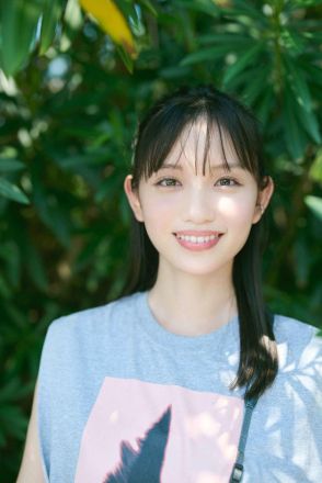 テレ東・田中瞳アナ「見事に丸裸にされお手上げ状態」初のフォト＆エッセー「瞳のまにまに」発売