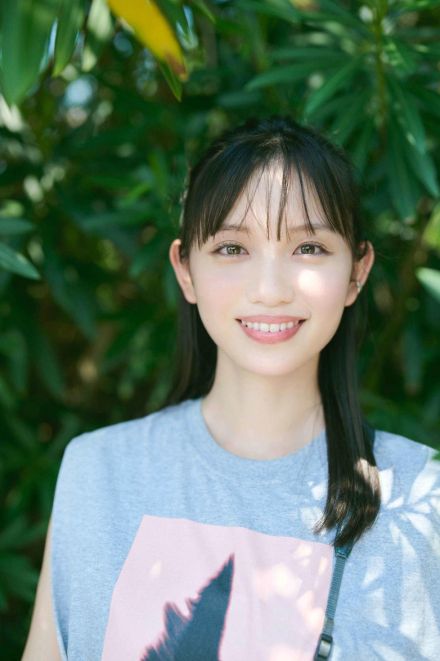 テレ東・田中瞳アナ「見事に丸裸にされお手上げ状態」初のフォト＆エッセー「瞳のまにまに」発売