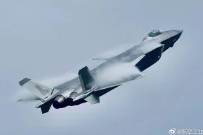 中国ステルス戦闘機「新型エンジン搭載機」の存在が明らかに！ 各段に性能は向上している？