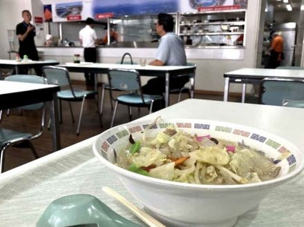 市民に愛され半世紀…長崎・佐世保市役所の地下食堂が休業へ