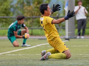 [MOM4831]上越GK竹花凛空(1年)_ “5番手”から這い上がってきたGK。NBC U-16準決勝に続き、決勝でもPK戦の主役に!