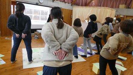 「保育士の腰痛防げ」独自の体操で職業病改善（愛耕福祉会、島根）