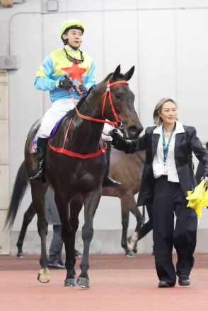 【スプリンターズＳ】香港馬のビクターザウィナーとムゲンが競馬学校に到着