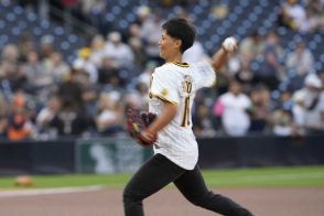 女子野球日本代表・里　最も尊敬するダルの前で始球式に感涙「ちょっと感情が高ぶっている」