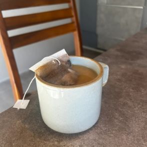 お湯を注ぐだけで甘いコーヒー！【しあわせの はちみつ珈琲】