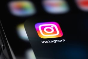 インスタが10代の利用を制限、「ティーンアカウント」導入で