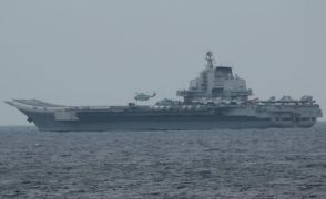 中国海軍の空母「遼寧」数時間にわたり日本の接続水域に　政府「深刻な懸念」表明