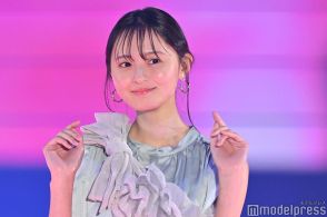 乃木坂46遠藤さくら、タイトミニ丈ワンピ姿で美脚披露 ベッドの上での“彼女感”動画にファン悶絶