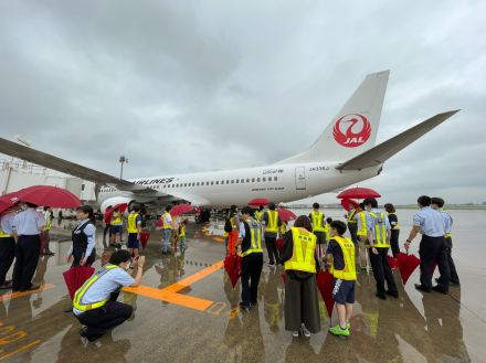 三沢空港で空の日まつり開催！　JAL客室乗務員が見どころを紹介します