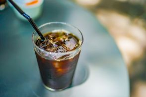 アイスコーヒーの「水出しパック」って高いですよね？コーヒーが好きなので、家で安くコーヒーを作る方法を知りたいです。