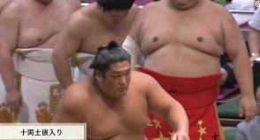 尊富士、化粧まわしを再び“イメチェン” 黒→赤→次に選んだ意外な色は……「いったいいくつ持ってるんだ」疑問の声も