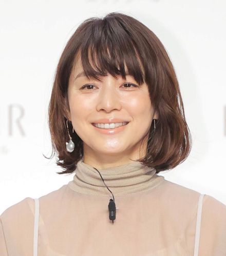 ファン嫉妬「耐えられない」石田ゆり子が「超イケメン」と顔を密着「近いなぁ」「幸せそう」「らぶらぶだ～」