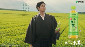 “和装姿”の大谷翔平、新シーズンビジュアル公開　遠くで生活する「Family」に想いを馳せるような表情に注目