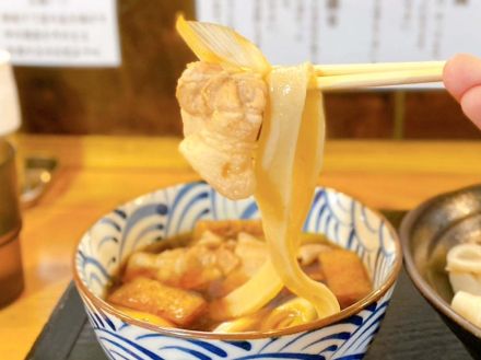 驚きの極太麺！ 武蔵野うどんの店『肉汁饂飩屋 とこ井』（高円寺）で汁まで飲み干す「肉汁つけうどん」