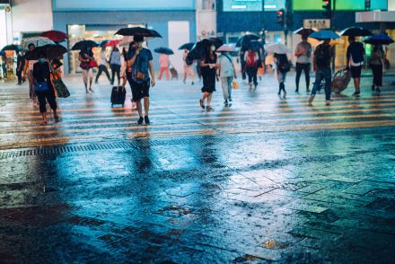 「1時間に100ミリの雨」警視庁の分かりやすい“例え”が「ヒィィィィ！」「こう聞くとえぐい」と話題