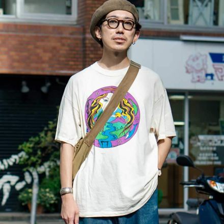 【30代】「古着Tシャツ」スタイル3選。デニム、ショーツ……こなれ感を出すコツ