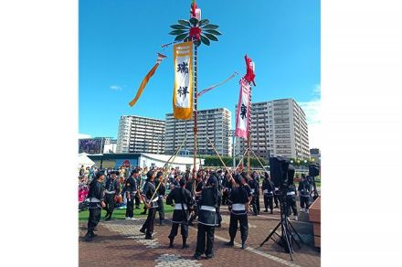 復刻の旗頭、勇壮に！　図面起こしから4カ月かけ制作、川崎競馬場「沖縄オリオン祭」で披露