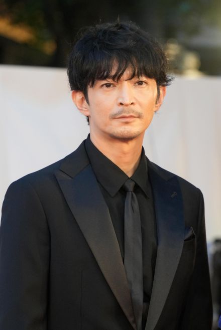 津田健次郎さん、出演ドラマの最終回で“あの名セリフ”をちゃっかり投下。人気アニメの世界線とシンクロ「七海が降臨」とファン驚き