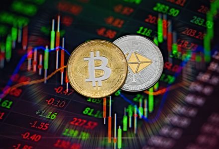 ビットコインとイーサリアム、重要なテクニカルレベルに直面──日米のマクロ要因も市場に影響