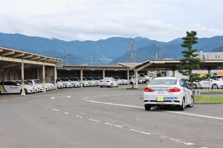 「外国人の入校断ることも」 運転免許試験は多言語に対応しても、教官そろえられない教習所　「学べる環境なければ…」切実な声も