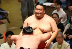 十両7枚目の水戸龍が13日目から休場…前日の取組で右膝を負傷　木竜皇は今場所2度目の不戦勝に